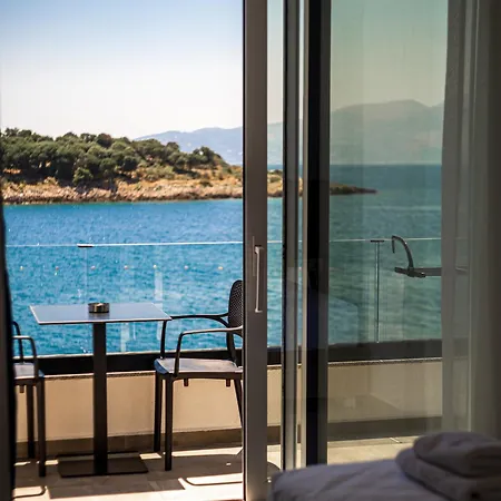 Lluka Sea Side Σαράντα